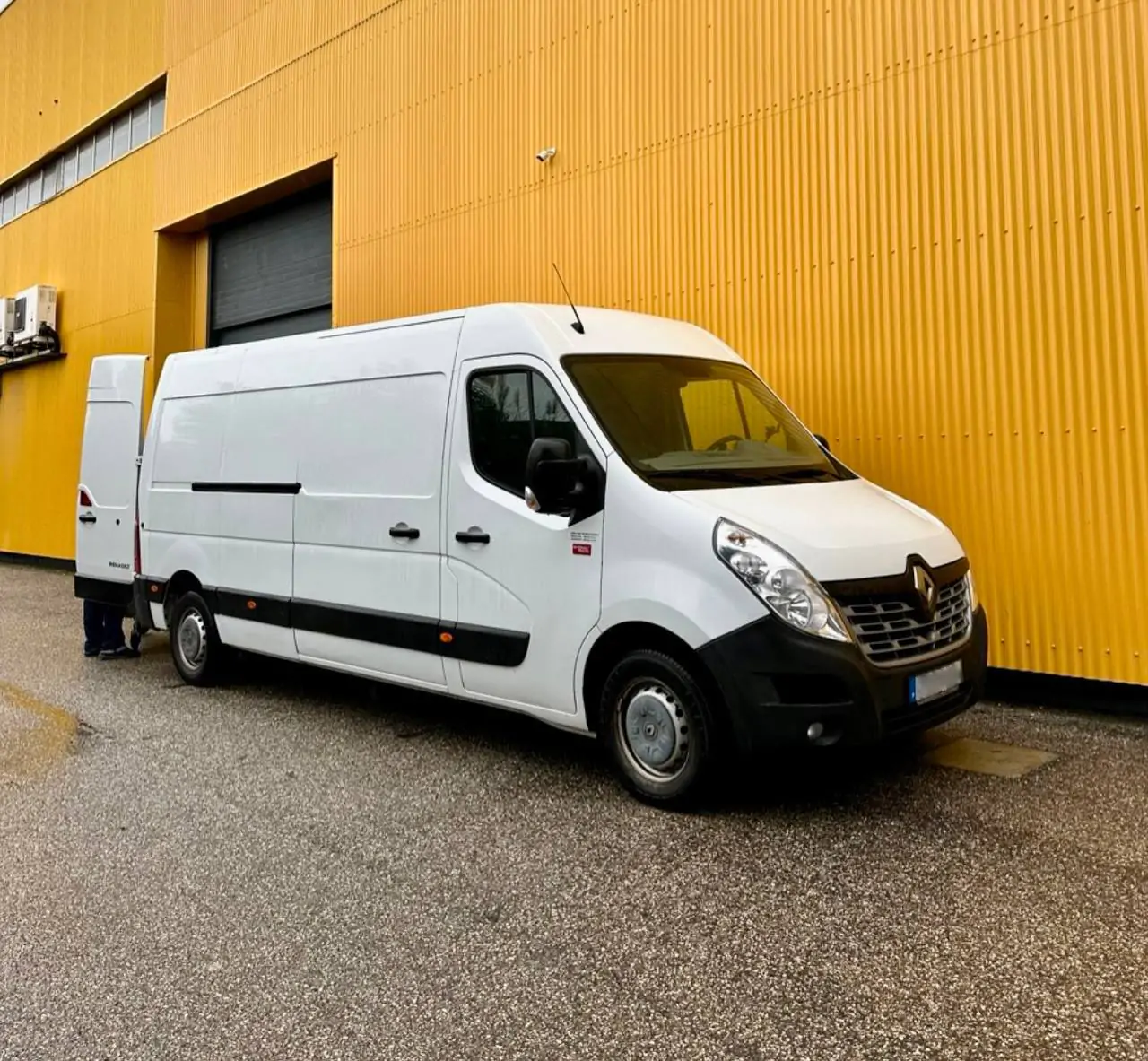 Professional Move across Lisbon, Cascais and All of Portugal